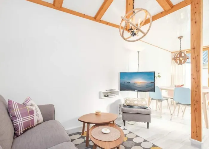 Kleine Ferienhaeuschen * Timmendorfer Strand